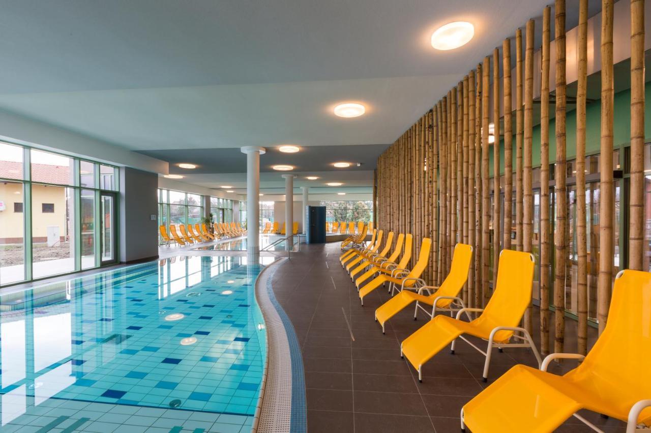 Wellness Hotel Thermal Štúrovo Esterno foto