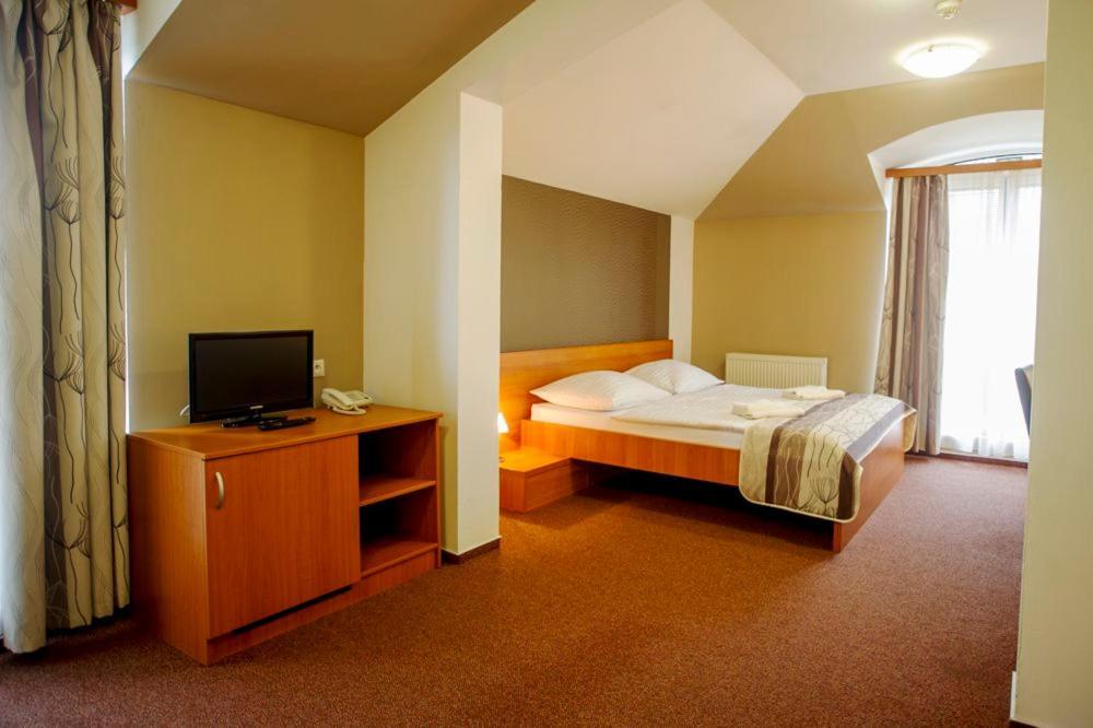 Wellness Hotel Thermal Štúrovo Esterno foto