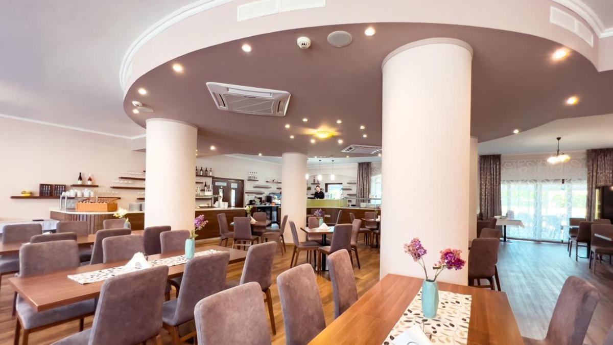Wellness Hotel Thermal Štúrovo Esterno foto