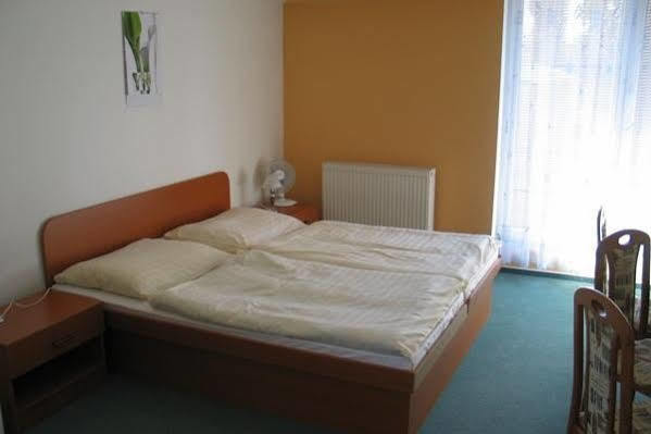 Wellness Hotel Thermal Štúrovo Esterno foto