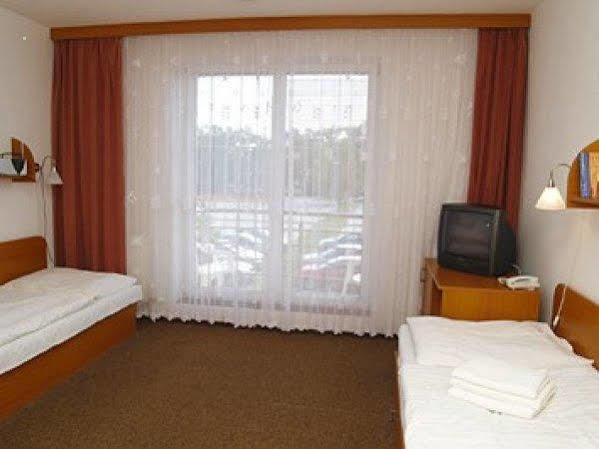 Wellness Hotel Thermal Štúrovo Esterno foto