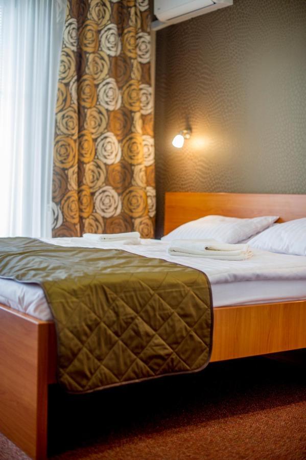 Wellness Hotel Thermal Štúrovo Esterno foto