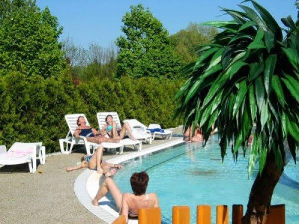 Wellness Hotel Thermal Štúrovo Esterno foto