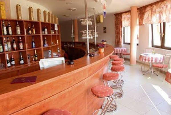 Wellness Hotel Thermal Štúrovo Esterno foto